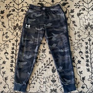 Under Armour Joggers, Boys Size Youth M Size 10 12